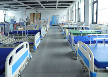 Baja Bed Dilapisi Tempat Tidur Medis yang Dapat Disesuaikan, Mobile Drive Hospital Bed Manual